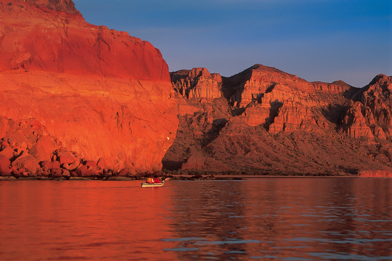 /uploaded-files/baja/baja-kayaking-tours-red-cliff-kayakers-loreto-la-paz-T1.jpg