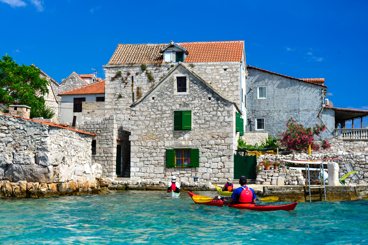 Croatia kayaking tour island village