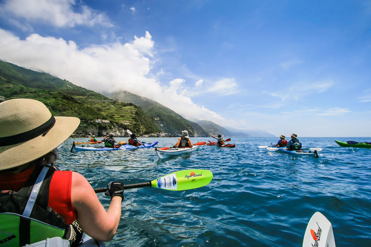/uploaded-files/italy/Riviera-Cinque-Terre/italy-riviera-kayaking-tour-cinque-terre-kayakers-T1.jpg